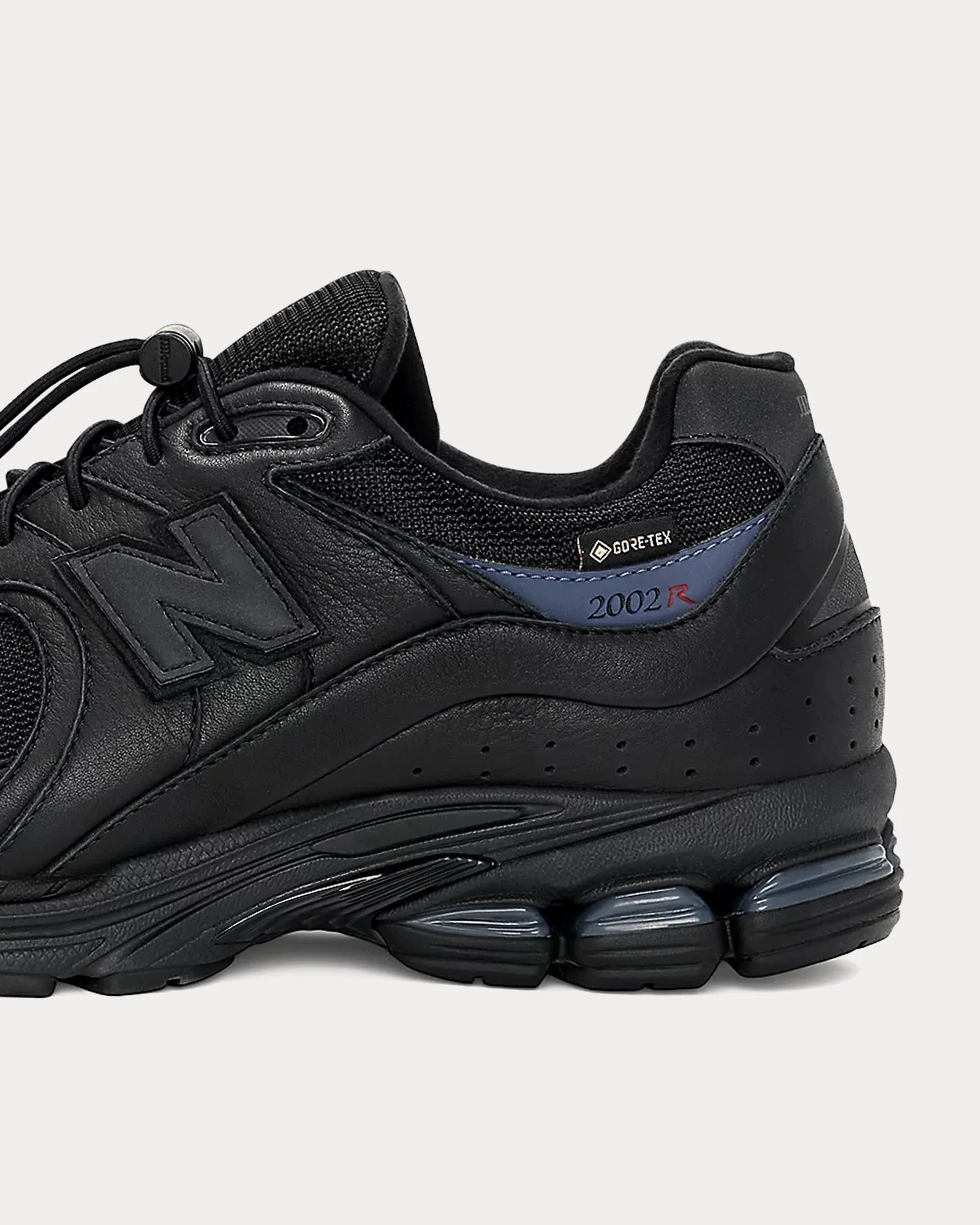 2002r Gore-Tex Black / Vintage Indigo Low Top Sneakers