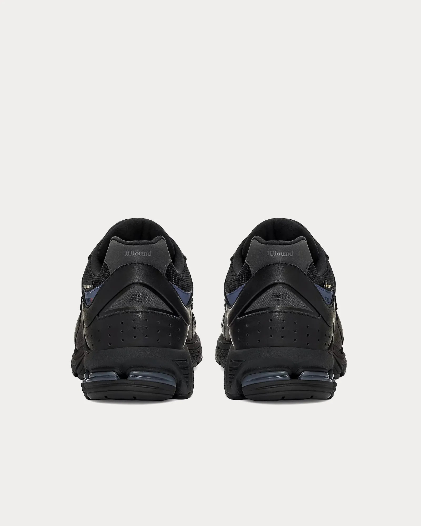 2002r Gore-Tex Black / Vintage Indigo Low Top Sneakers