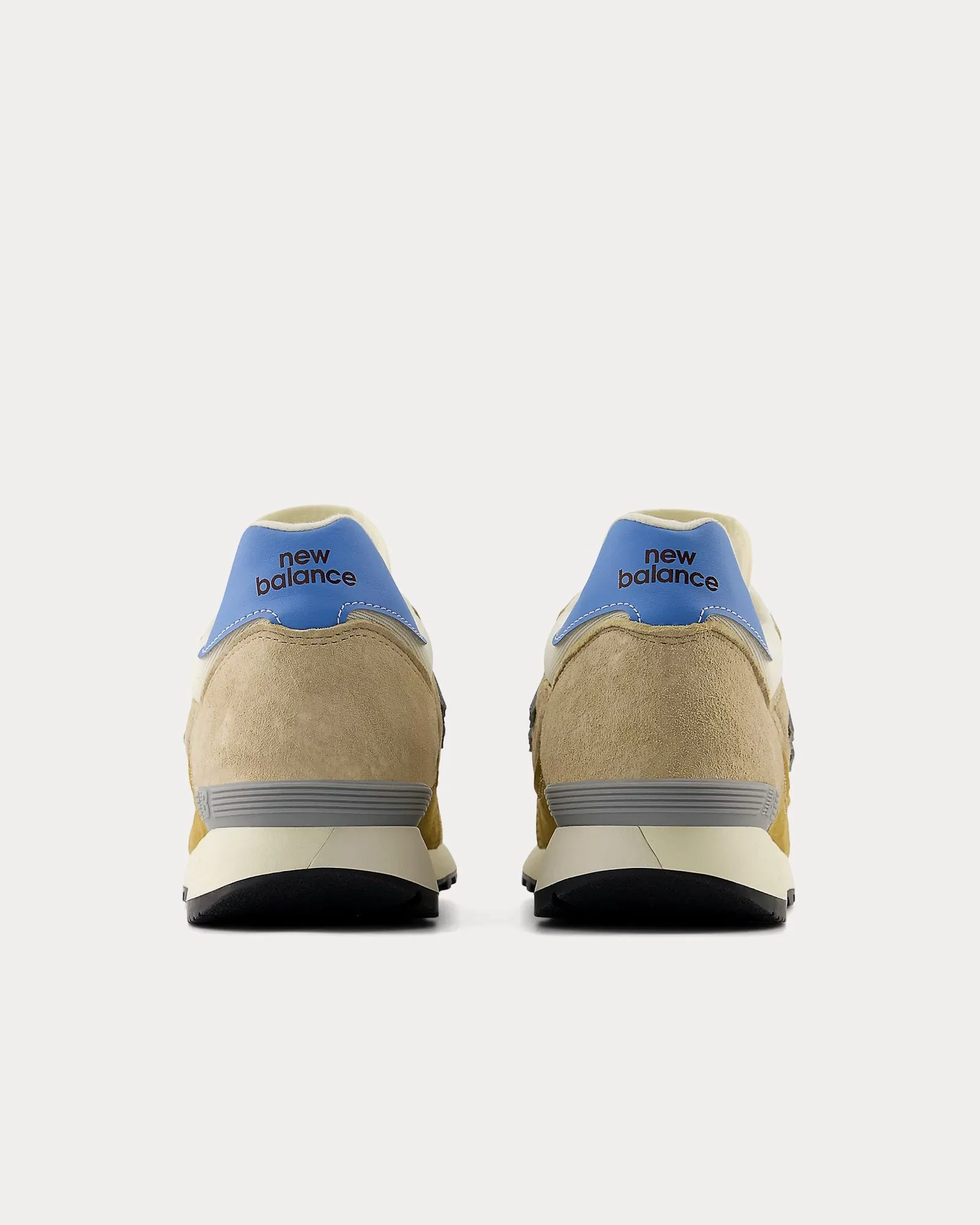 475 Incense / Linen / Great Plains Low Top Sneakers