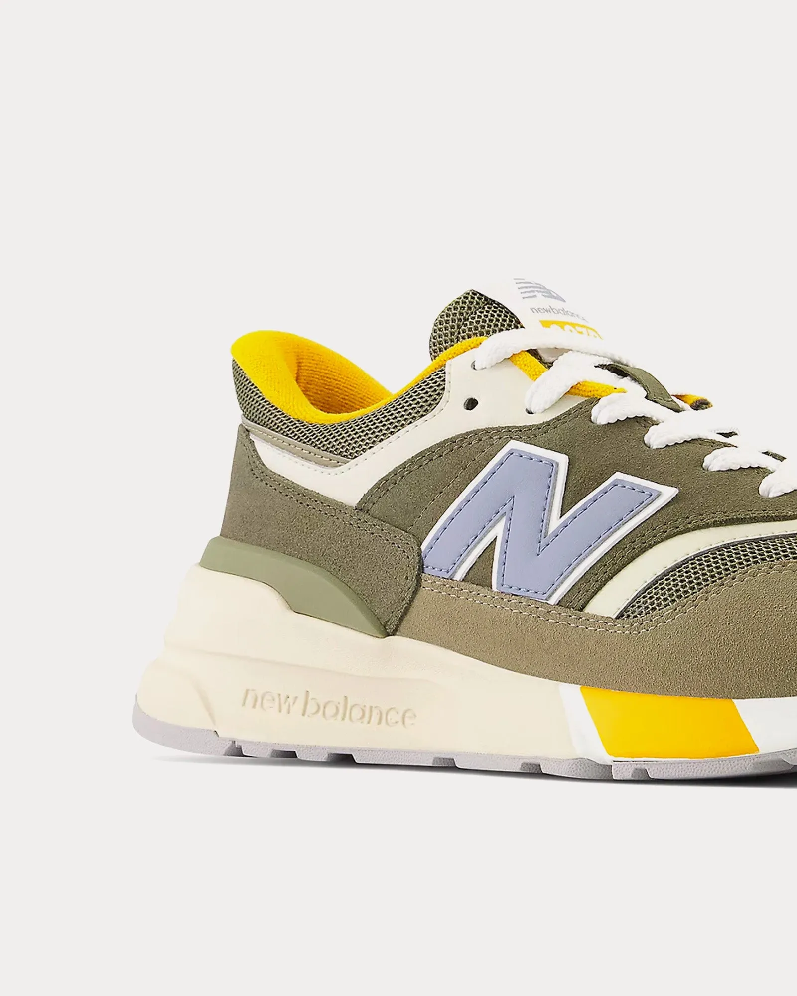 997r Covert Green / Dark Moss Low Top Sneakers