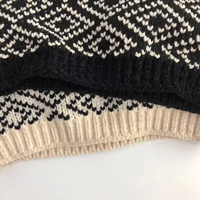 Black & White Diamond Check Sweater