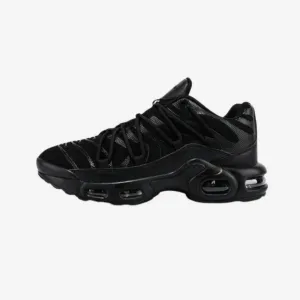 D.C Ravenous Sneakers