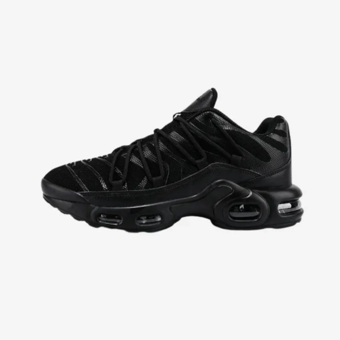 D.C Ravenous Sneakers