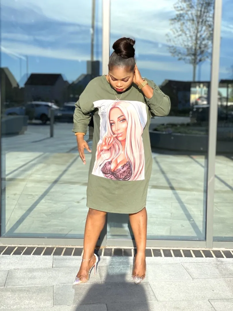 Janessa Overall Dress With Sow On Face Print