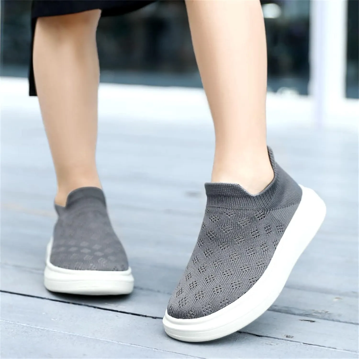 Kids Girls Boys Running Sneakers Lightweight Breathable Mesh Sports Shoes Girls Tennis Shoes Slip On Loafers