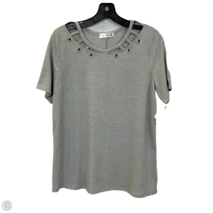 Top Short Sleeve By Retrology In Grey, Size: M