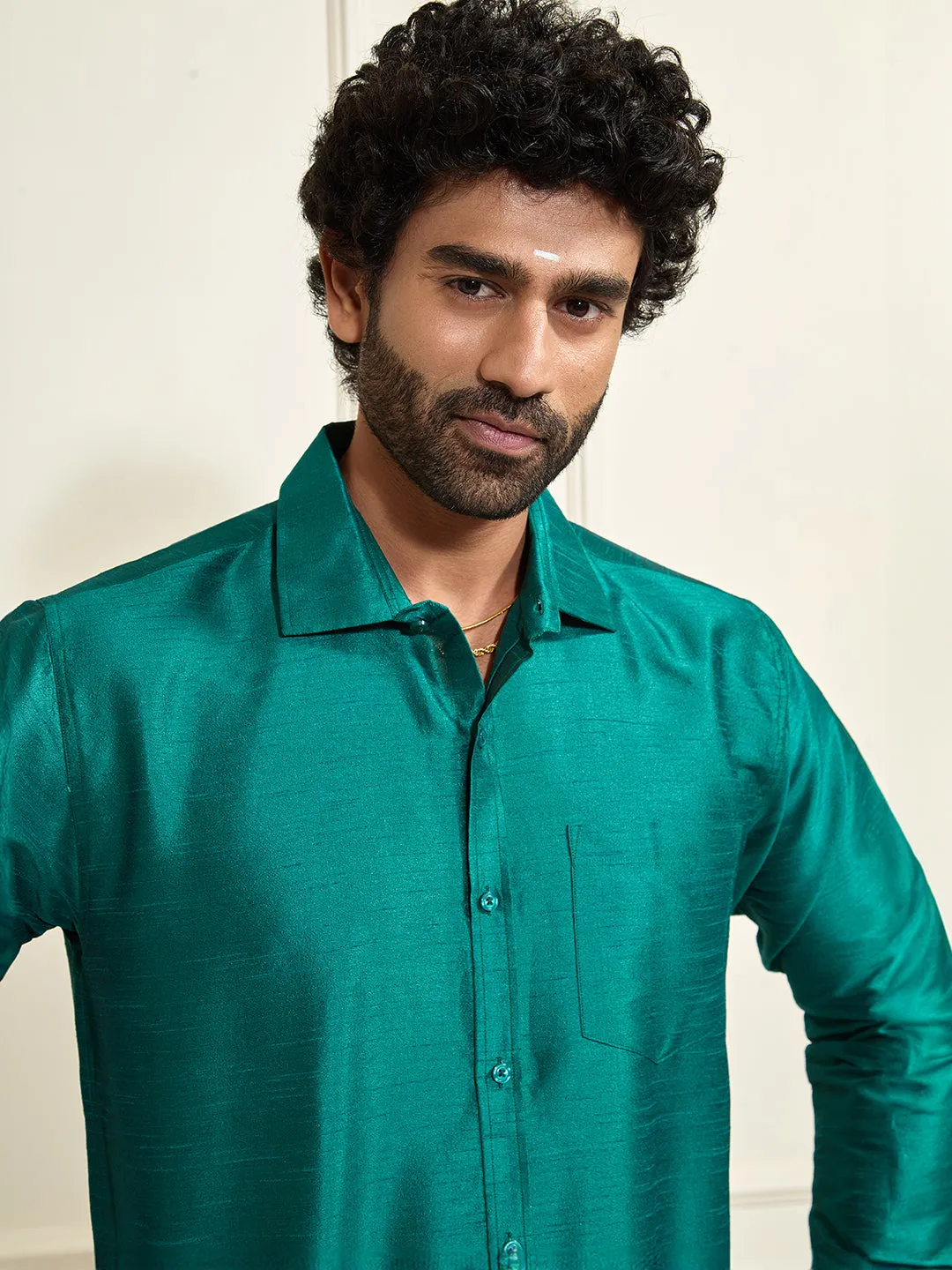 VASTRAMAY Men's Green Silk Blend Ethnic Shirt
