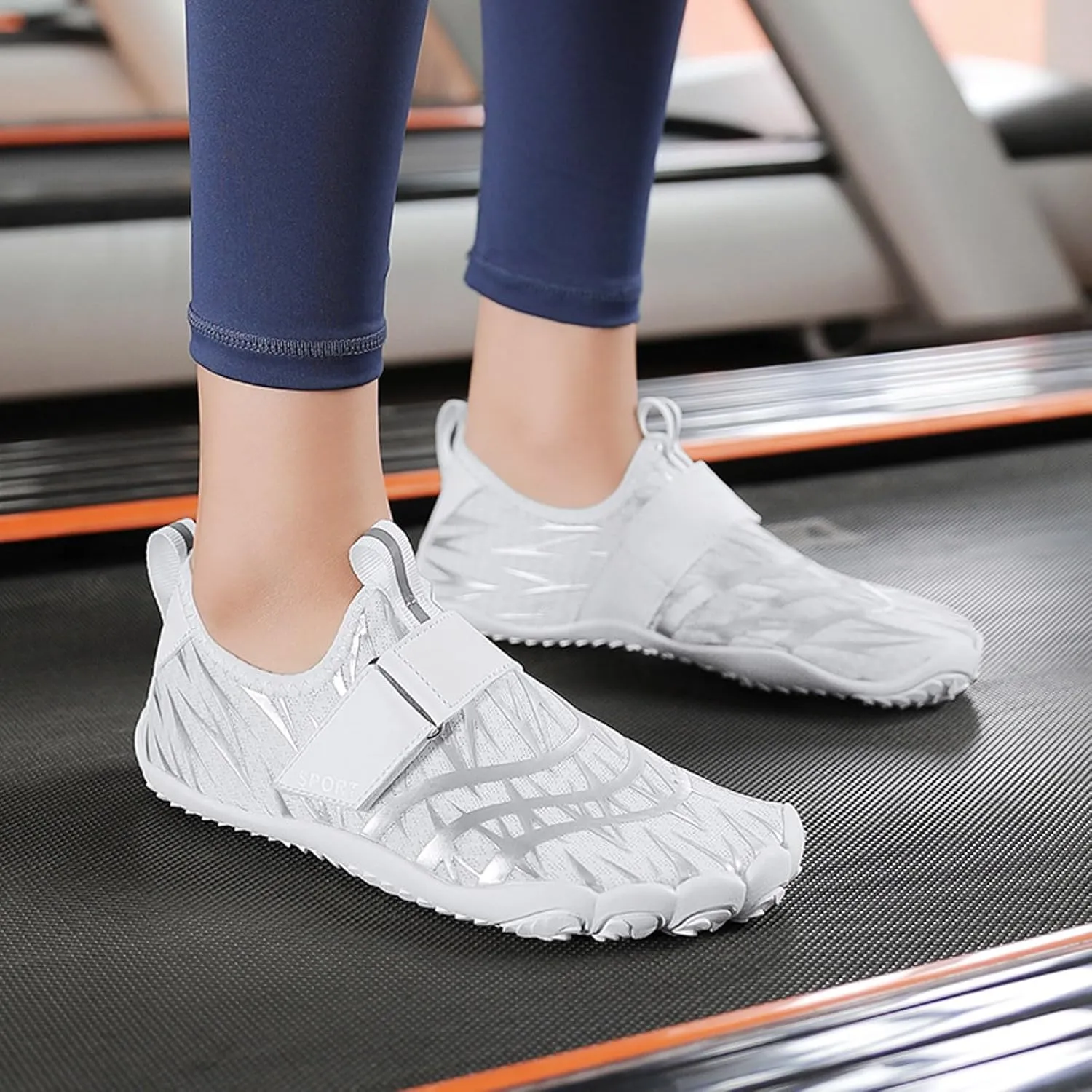 Women's Slip on Walking Shoes Comfy Knitted Non Slip Vintage Wide Running Shoes Breathable Gym Workout Shoes Ladies 2024 Fashion Sneakers