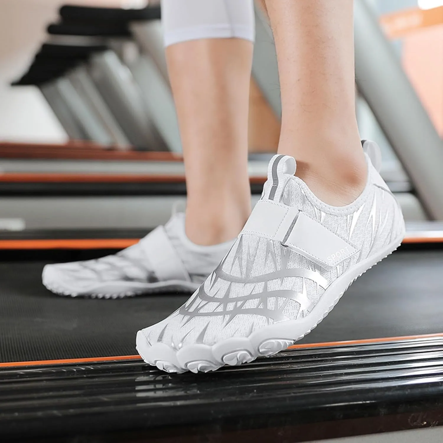Women's Slip on Walking Shoes Comfy Knitted Non Slip Vintage Wide Running Shoes Breathable Gym Workout Shoes Ladies 2024 Fashion Sneakers