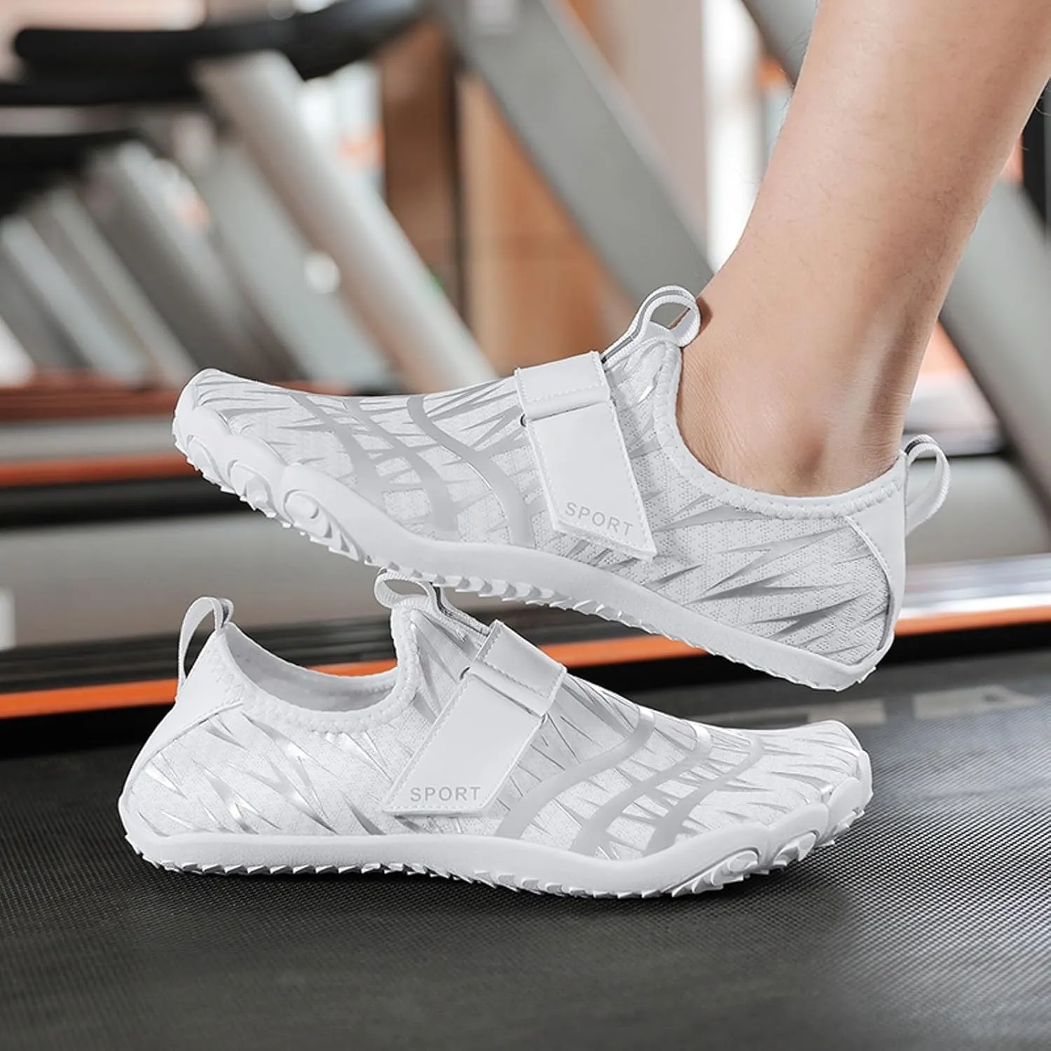 Women's Slip on Walking Shoes Comfy Knitted Non Slip Vintage Wide Running Shoes Breathable Gym Workout Shoes Ladies 2024 Fashion Sneakers