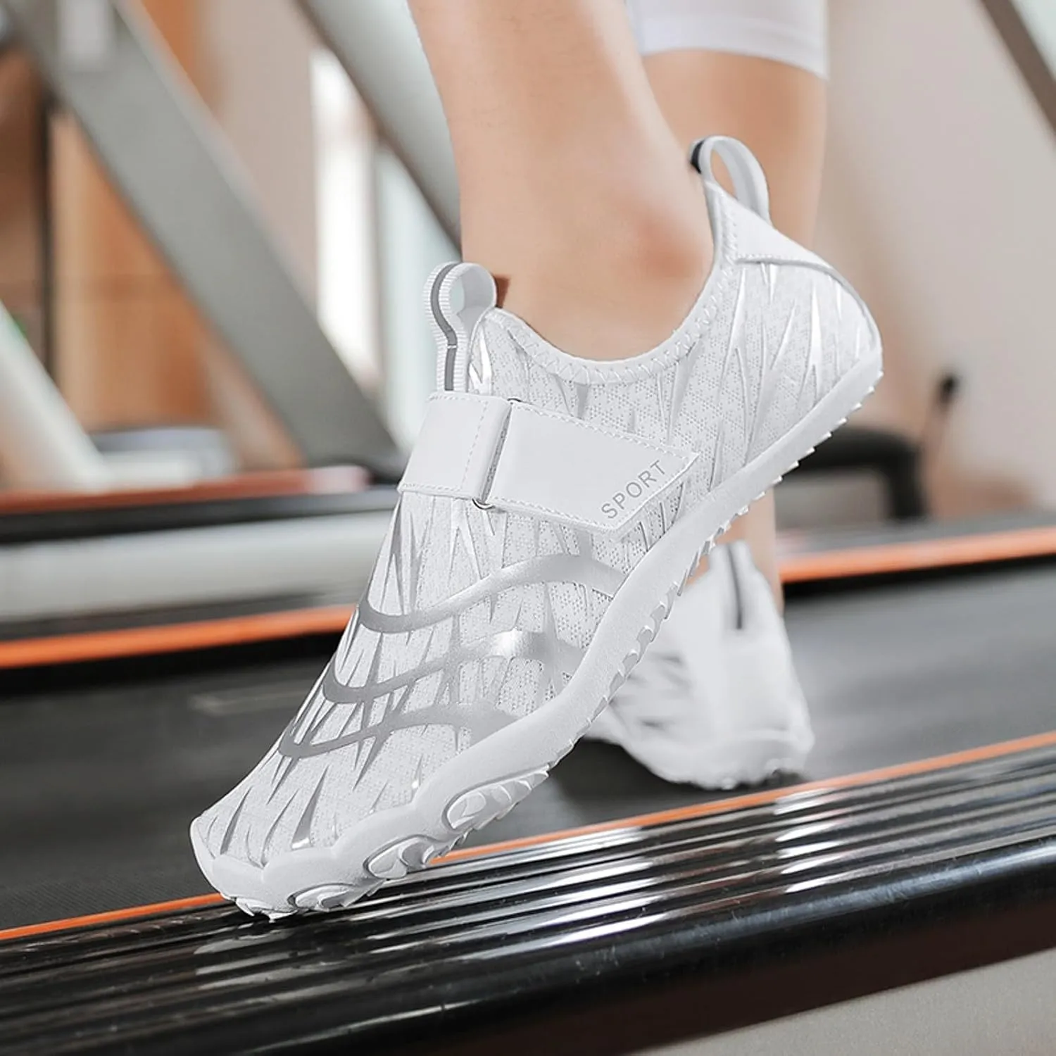 Women's Slip on Walking Shoes Comfy Knitted Non Slip Vintage Wide Running Shoes Breathable Gym Workout Shoes Ladies 2024 Fashion Sneakers